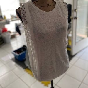 Sleeveless NWT Banana Republic white XS with crochet detail top